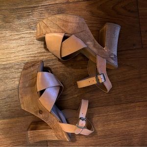 Wooden Platform Open Toed Clog - Retro Block Heel
